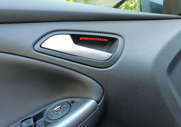 Ford Focus cena 27800 przebieg: 282100, rok produkcji 2011 z Wąchock małe 562
